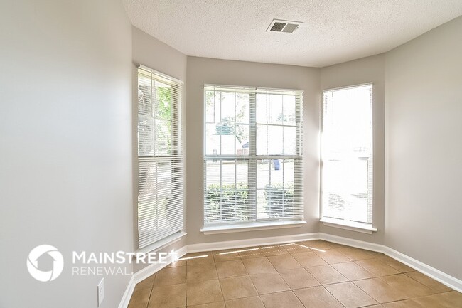 Photo - 3437 Laurelwood Dr