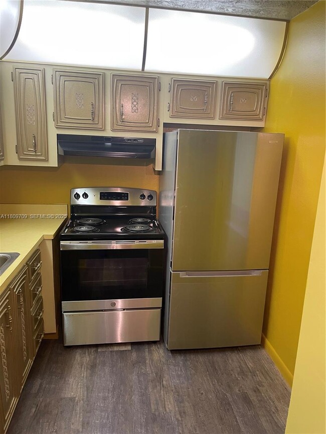 Photo - 2861 Somerset Dr Unit 107