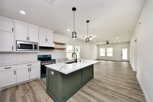 Photo - 226 Glencairn Ct