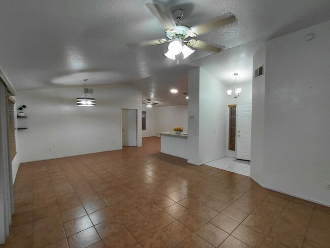 Photo - 936 Alameda St Unidad Main House