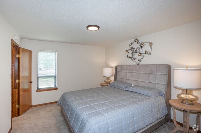 Photo - Broadway Village Apartments