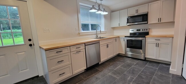 Photo - 128 Cole Bank Rd