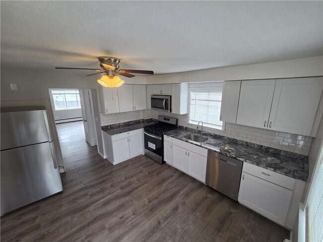 Photo - 15 Barrows St