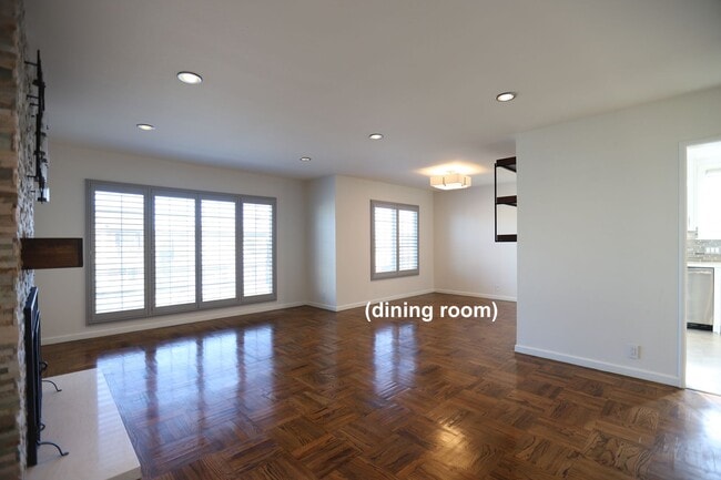 Photo - 140 Avalon Dr Unit -Upper