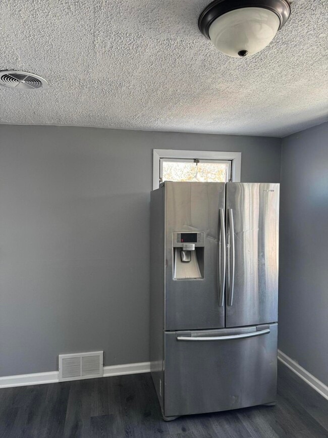 Photo - 1802 W Keefe Ave