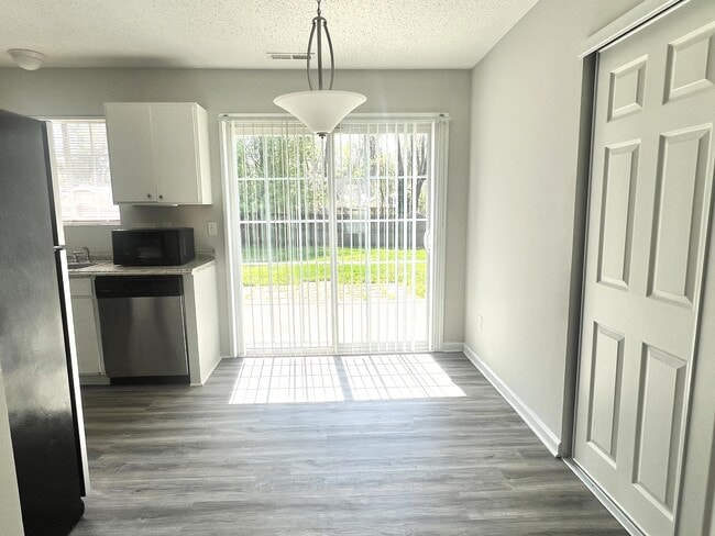 Photo - 4111 Glenshire Way