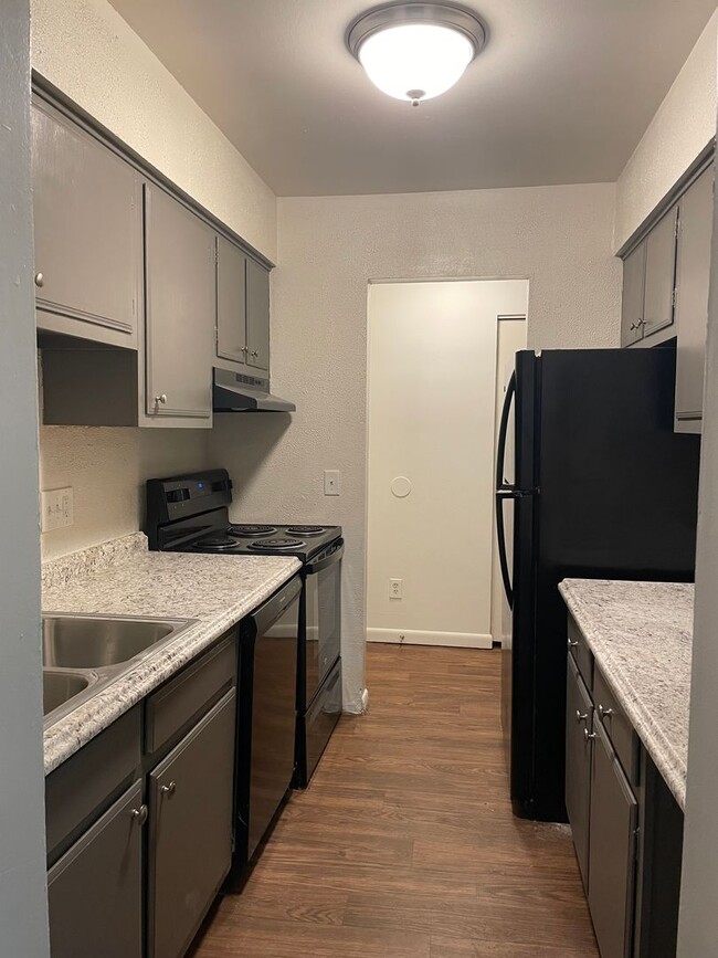 Photo - Wood Grove Place