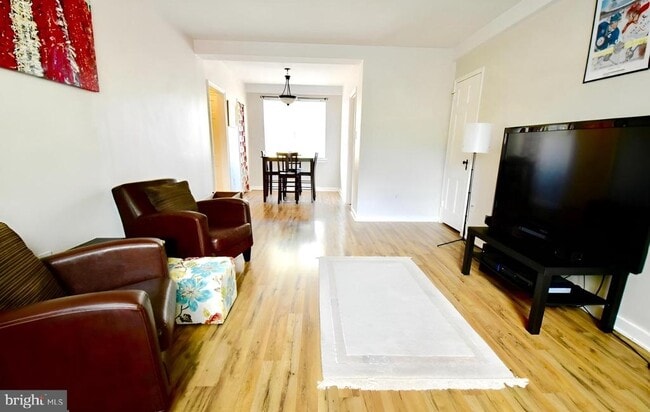 Building Photo - 10 Ashby St