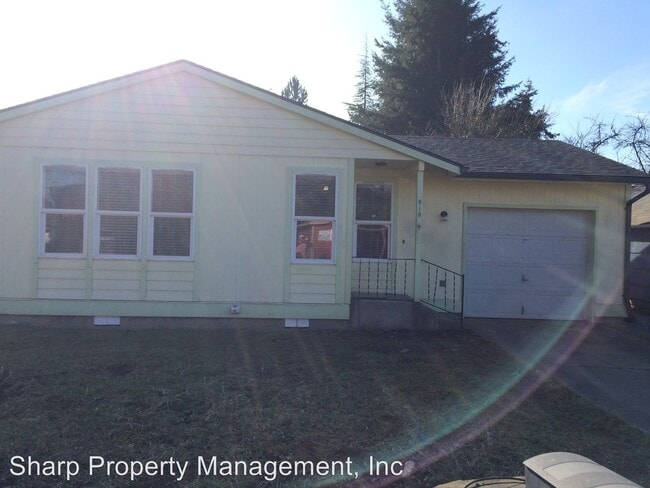 3 br, 1 bath House - 818 Coweeman Ln - 3 br, 1 bath House - 818 Coweeman Ln