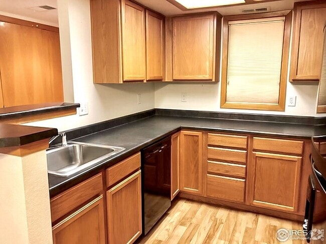 Building Photo - 2802 Sundown Ln Unit 103 Rental