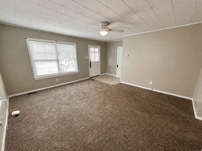 Photo - 627 Golfview Dr