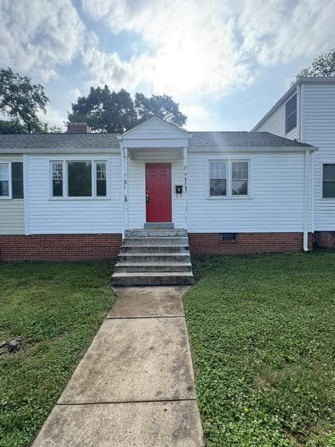 Building Photo - Newly Renovated First-Level Home – Convenient Location & Pet Friendly on Cherrydale Ave.