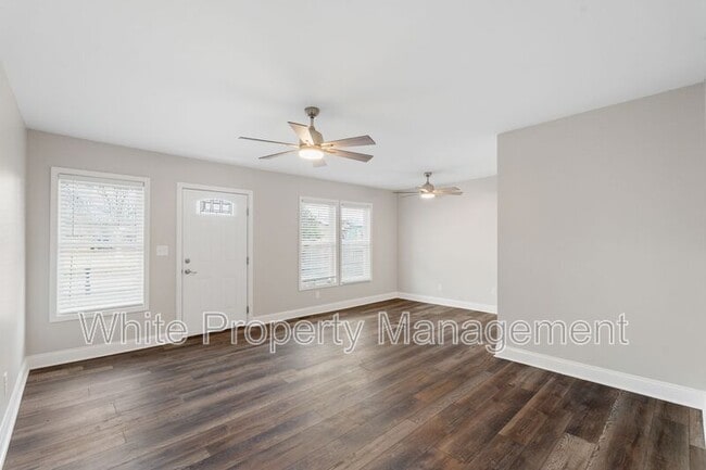 Photo - 1302 Venus St Unit #B