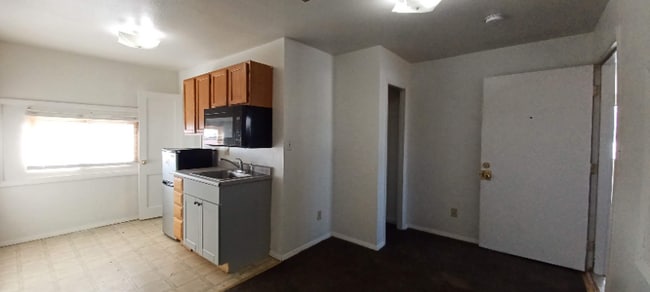 Building Photo - 842 E Yellowstone Hwy Rental