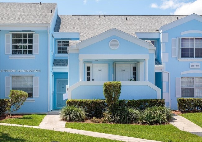 Building Photo - 2008 SE 26th Ln Unit 204