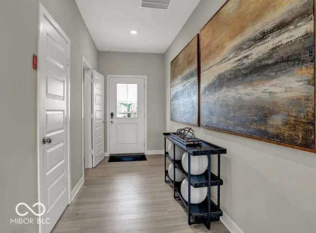 Photo - 9378 Larson Dr