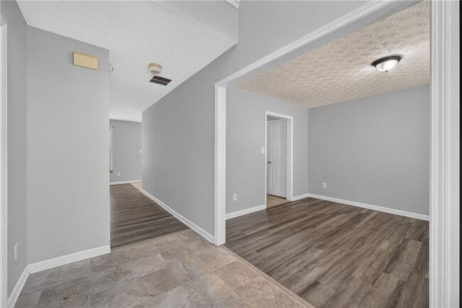 Photo - 530 Sterling Pointe Ct NW