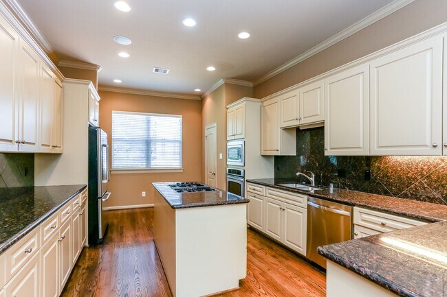 Photo - 1714 Van Buren St