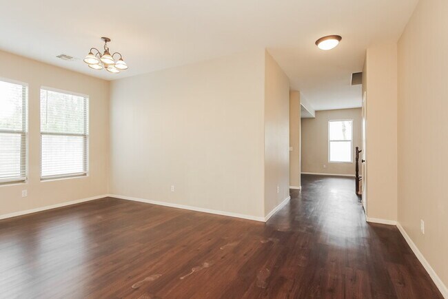 Photo - 6323 S 45th Ln