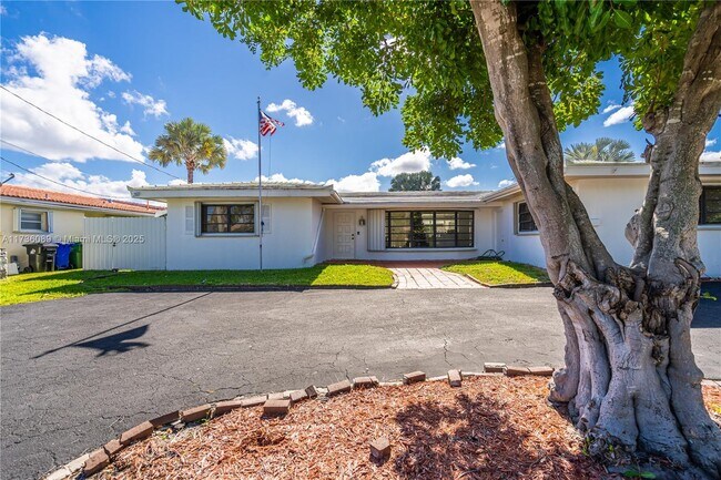1418 NE 57th Ct