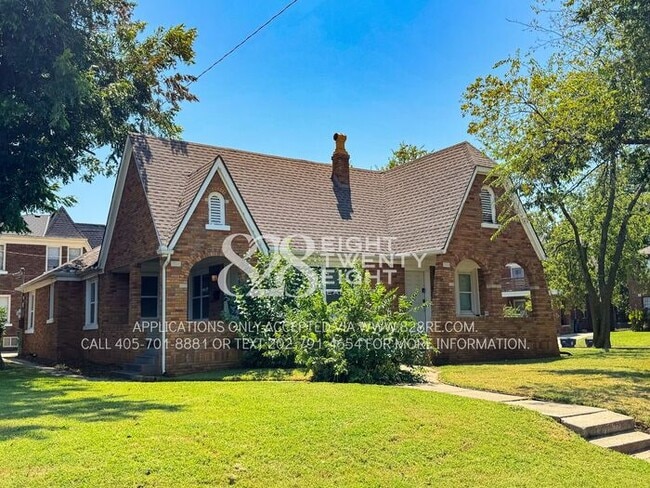 Building Photo - Updated 2 Bed/1.5 Bath Historic Property L... Rental