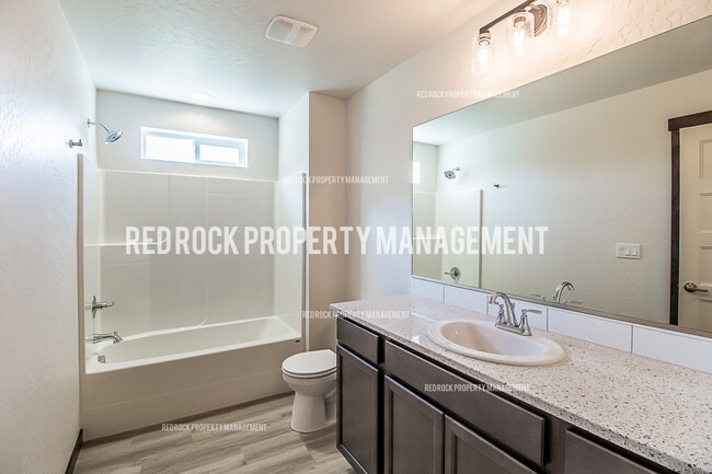 Photo - 1532 E Latitude Ln