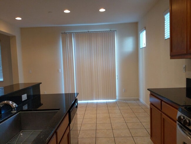 769 Embassy Cir