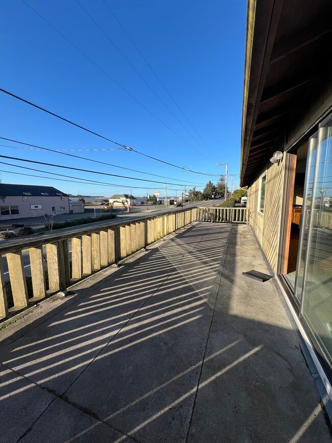 Building Photo - Spacious one-bedroom duplex Unit A