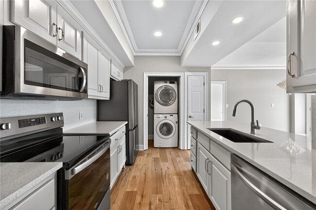 Photo - 2161 Peachtree Rd Unidad 706