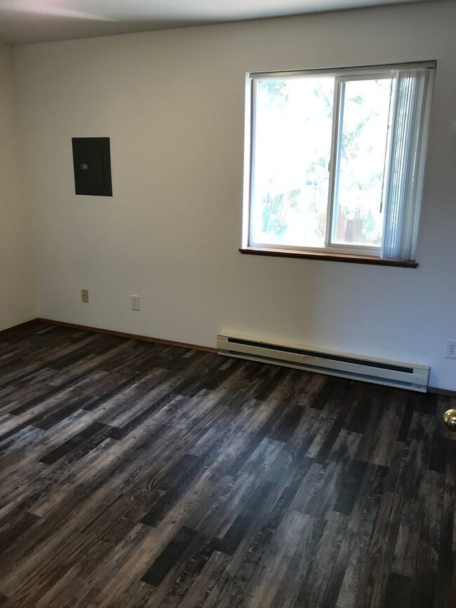 Photo - 2 Bedroom / 1 Bath Duplex in Madras – Wate...