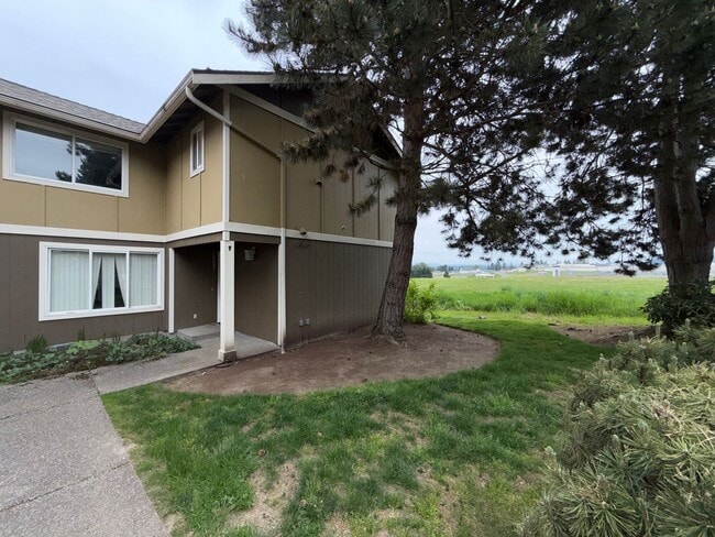 Photo - 2 Bed 1.5 Bath Corner Unit Townhome