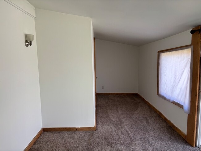 Photo - 631 Lehigh Ln