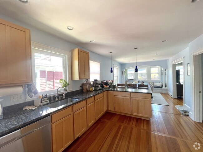 Building Photo - 75 Reservoir St Unit 2 Rental