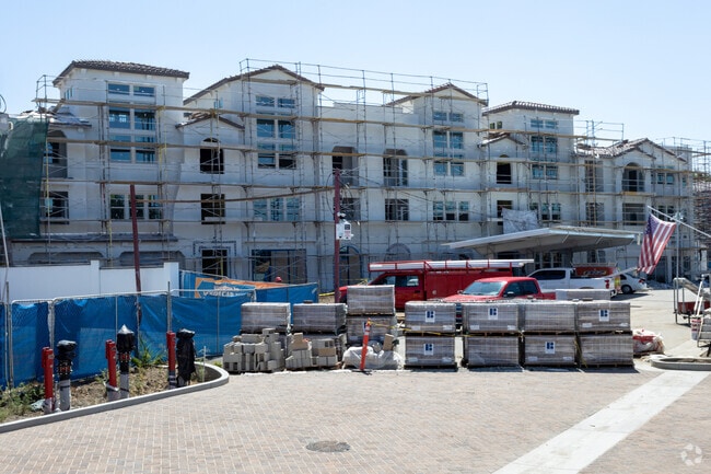 Building Photo - Cierra