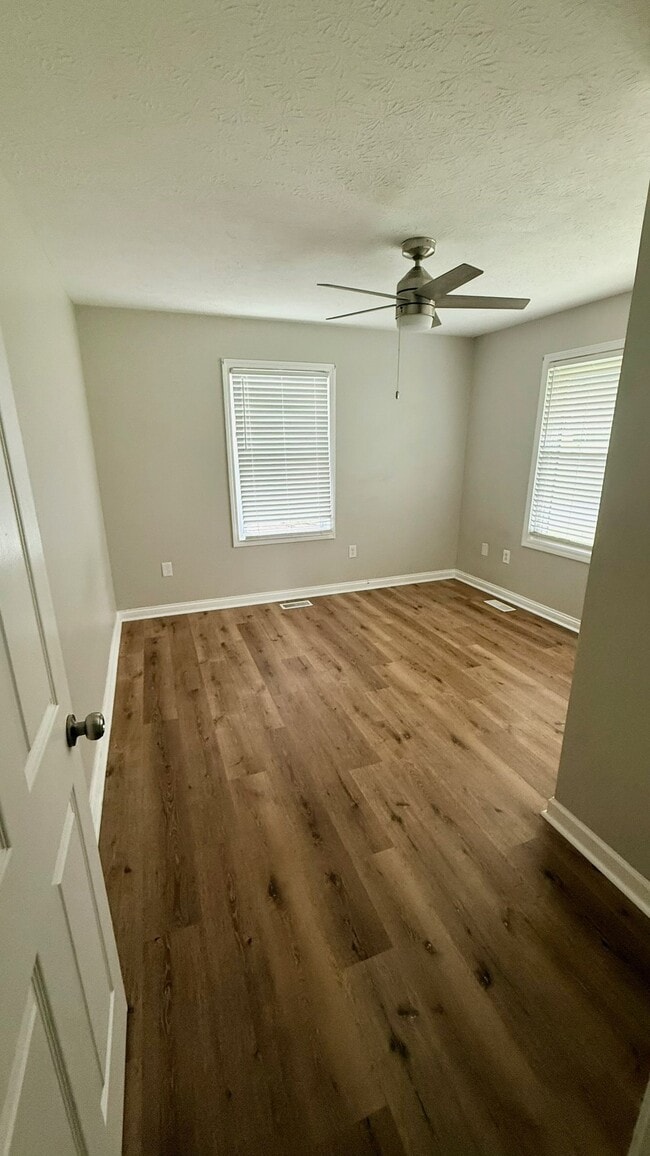 Photo - 834 Strawberry Ln