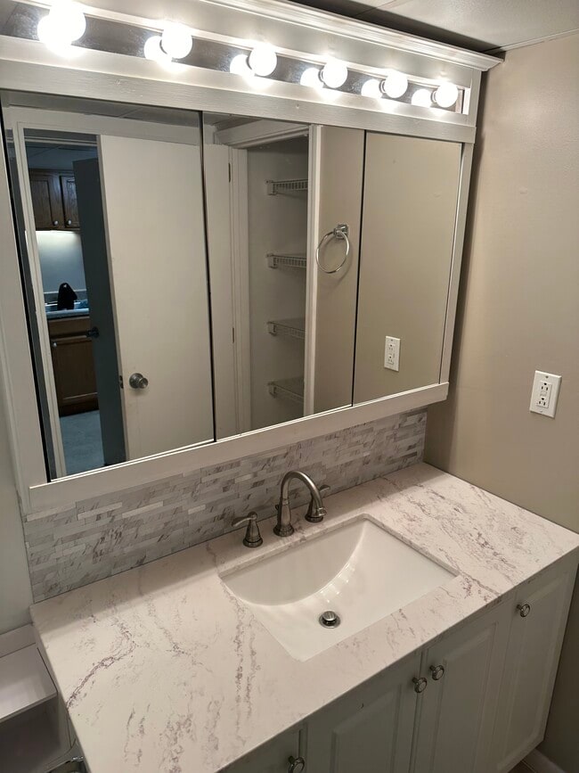 Bathroom - 113 S Highland Ave Unit 5