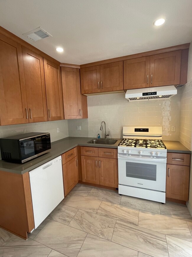 Cocina pequeña - 416 Clinton St