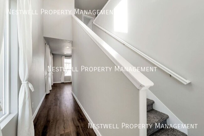 Photo - 1633 N Apache Rd