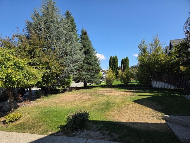 Photo - 2467 Summit Ave