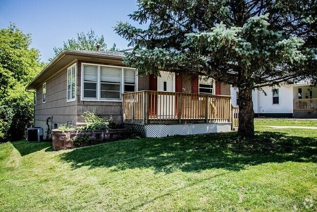 Building Photo - 713 S Streeter St Rental