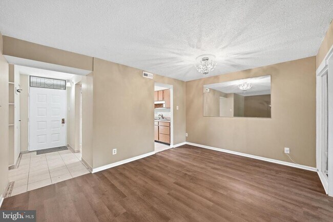 Photo - 1570 Moorings Dr Unidad 22B