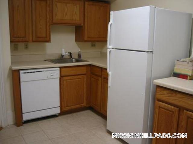 848 Huntington Ave Unit 3