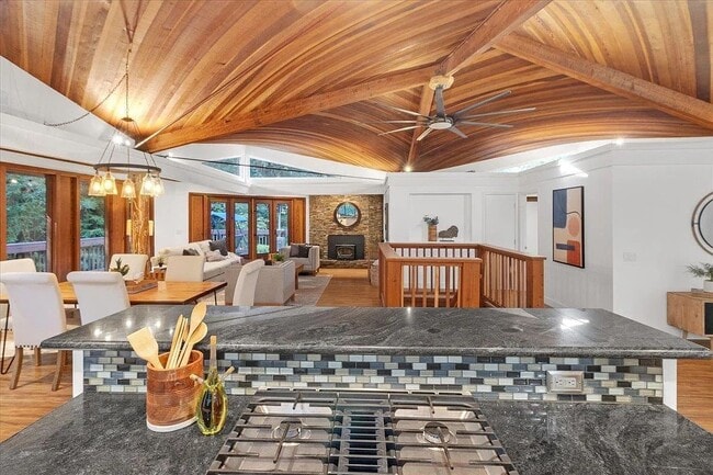 2727 Smith Grade Rd