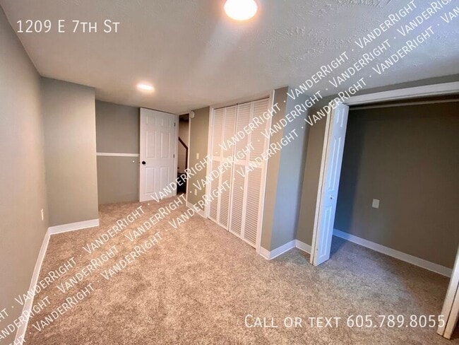 Photo - 1209 E 7th St