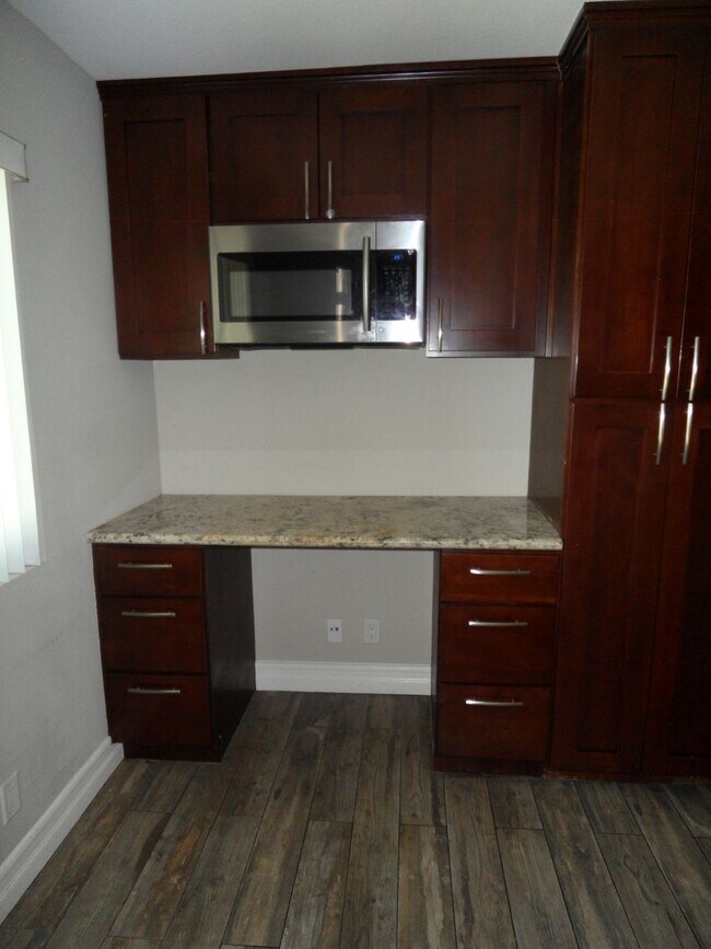 Photo - 300 1/2-204 1/2 E Mills Dr