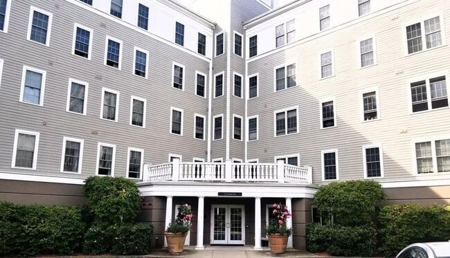 Building Photo - 8 Crowninshield St Unit 311