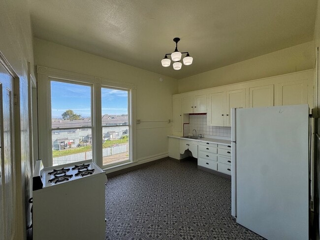 Photo - 14th &amp; B Unidad 1405 B ST