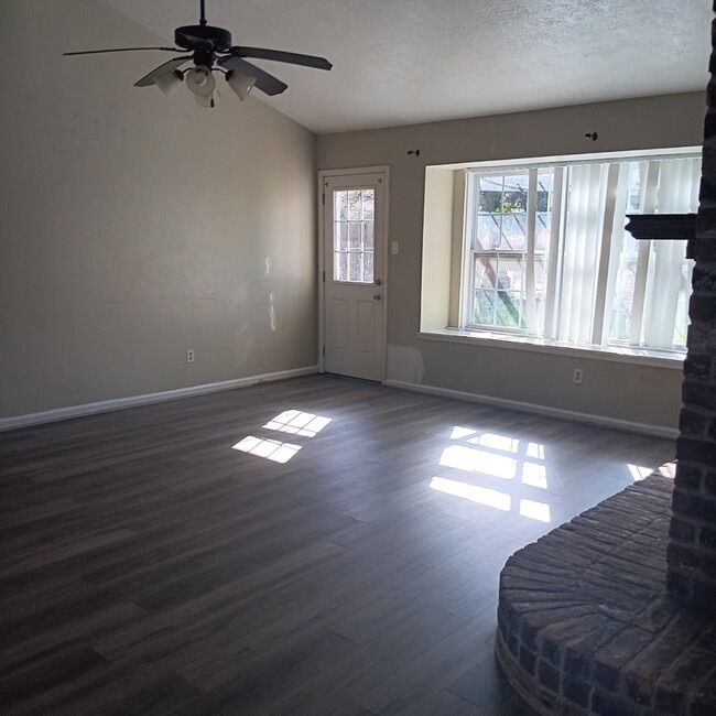 Photo - 13807 Towne W Blvd