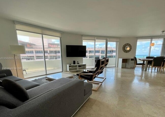 Photo - 5161 Collins Ave Unidad 1612