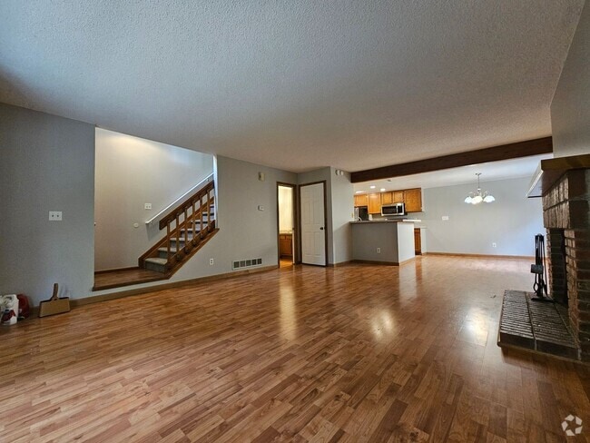 Building Photo - Aurora Highlands 3 Bed 2 1/2 Bath House w/...